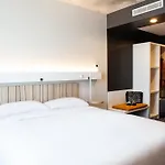 Ibis Airport ホテル