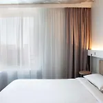 Ibis Airport ホテル