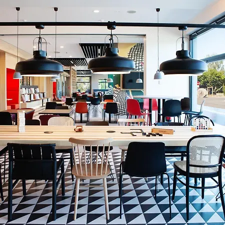 Ibis Airport * Berlín