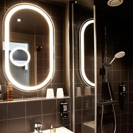 Hotel Ibis Airport *