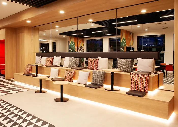 Ibis Airport Hotel *