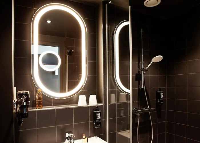 Отель Ibis Airport *