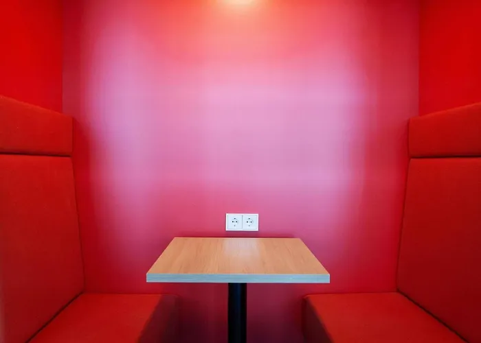 Ibis Airport Отель *