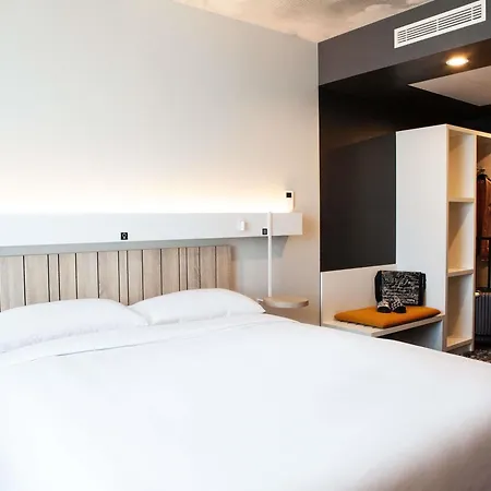 Ibis Airport Отель