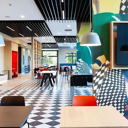 Отель Ibis Airport Берлин