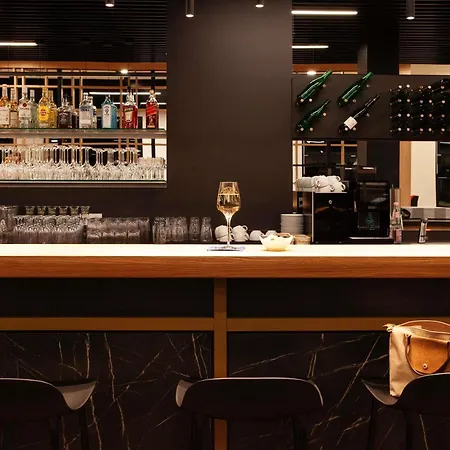 Ibis Airport Отель