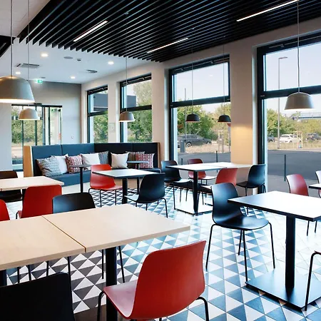 Ibis Airport