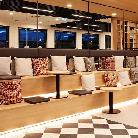 Hotel Ibis Airport 3*