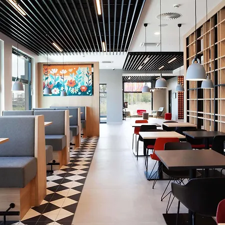 Hotel Ibis Airport