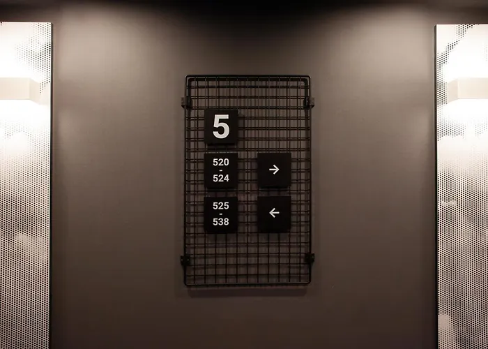 Ibis Airport מלון ברלין